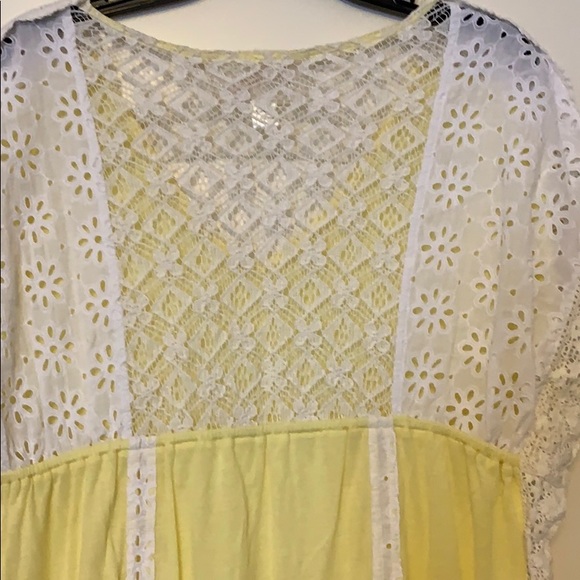 Nick & Mo Lace Top - Picture 5 of 6